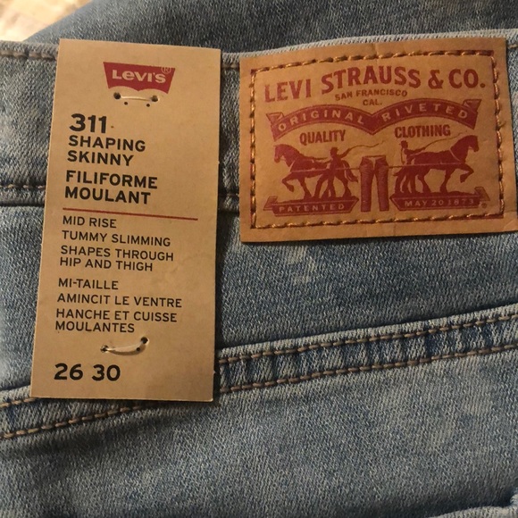 Levi’s 311 Faded Floral Print Shaping Skinny Size 26/30 NWT - Picture 2 of 6